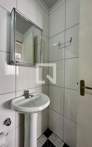 Casa à venda com 367m², 3 quartos e 3 vagas Casa à venda com 367m², 3 quartos e 3 vagasBanheiro