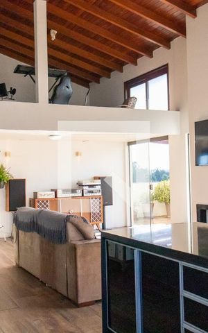 Apartamento para alugar com 300m², 3 quartos e 2 vagas Apartamento para alugar com 300m², 3 quartos e 2 vagasLiving- 2º Andar