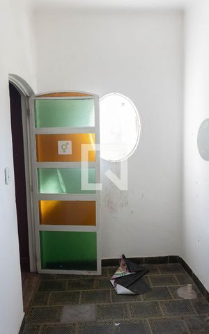 Casa à venda com 160m², 1 quarto e sem vaga Casa à venda com 160m², 1 quarto e sem vagaBanheiro