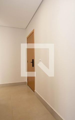 Casa de condomínio para alugar com 408m², 4 quartos e 2 vagas Casa de condomínio para alugar com 408m², 4 quartos e 2 vagasCorredor