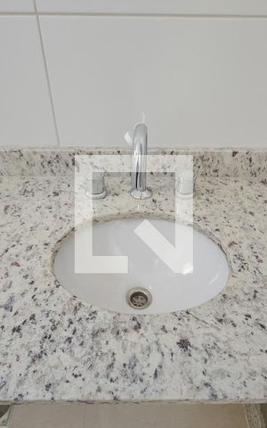 Apartamento à venda com 75m², 3 quartos e 1 vaga Apartamento à venda com 75m², 3 quartos e 1 vagaBanheiro da Suíte