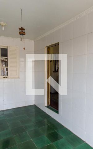 Casa à venda com 171m², 3 quartos e 3 vagas Casa à venda com 171m², 3 quartos e 3 vagasGaragem