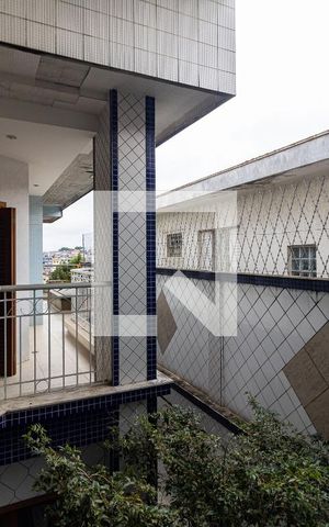 Casa à venda com 248m², 5 quartos e 2 vagas Casa à venda com 248m², 5 quartos e 2 vagasVista da Varanda da Suíte 2