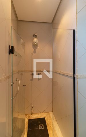Casa à venda com 248m², 5 quartos e 2 vagas Casa à venda com 248m², 5 quartos e 2 vagasBanheiro da Suíte 1