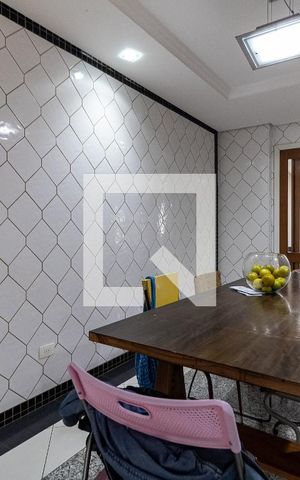 Casa à venda com 248m², 5 quartos e 2 vagas Casa à venda com 248m², 5 quartos e 2 vagasCozinha