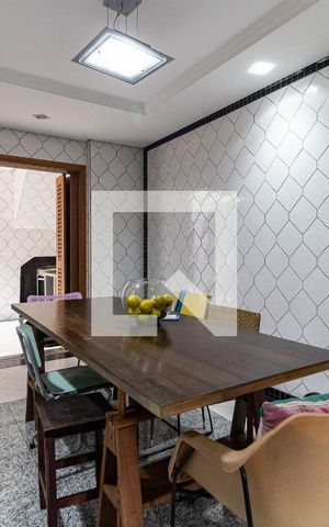 Casa à venda com 248m², 5 quartos e 2 vagas Casa à venda com 248m², 5 quartos e 2 vagasCozinha