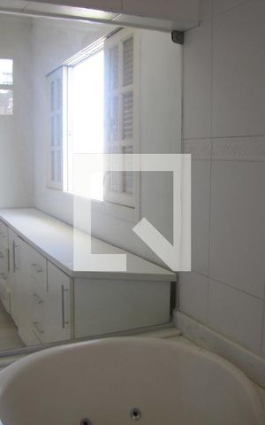 Casa à venda com 272m², 3 quartos e 2 vagasBanheiro da Suíte 1