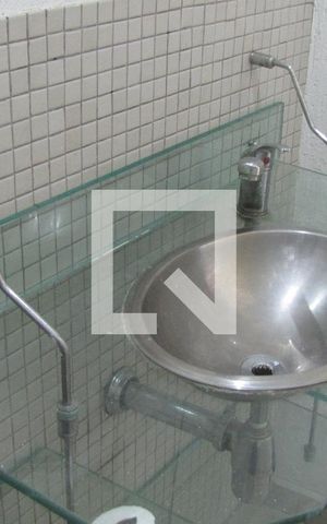 Casa à venda com 272m², 3 quartos e 2 vagasBanheiro Corredor