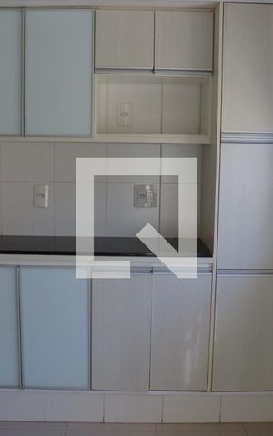 Casa para alugar com 205m², 3 quartos e 2 vagas Casa para alugar com 205m², 3 quartos e 2 vagasCozinha - Armários