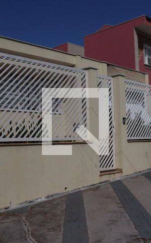 Casa para alugar com 205m², 3 quartos e 2 vagas Casa para alugar com 205m², 3 quartos e 2 vagasFachada