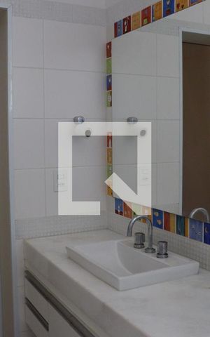 Casa para alugar com 205m², 3 quartos e 2 vagas Casa para alugar com 205m², 3 quartos e 2 vagasBanheiro do Quarto 1