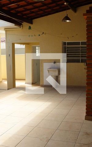 Casa para alugar com 205m², 3 quartos e 2 vagas Casa para alugar com 205m², 3 quartos e 2 vagasÁrea comum - Churrasqueira