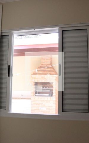 Casa para alugar com 205m², 3 quartos e 2 vagas Casa para alugar com 205m², 3 quartos e 2 vagasQuarto 1 - detalhe