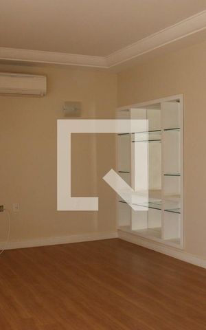 Casa para alugar com 205m², 3 quartos e 2 vagas Casa para alugar com 205m², 3 quartos e 2 vagasSala