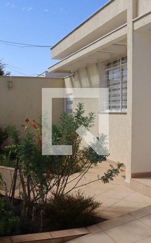 Casa para alugar com 205m², 3 quartos e 2 vagas Casa para alugar com 205m², 3 quartos e 2 vagasQuintal