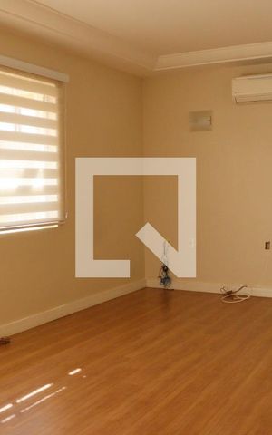 Casa para alugar com 205m², 3 quartos e 2 vagas Casa para alugar com 205m², 3 quartos e 2 vagasSala
