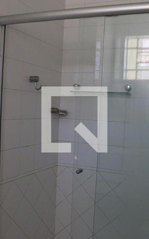 Casa para alugar com 205m², 3 quartos e 2 vagas Casa para alugar com 205m², 3 quartos e 2 vagasBanheiro do Quarto 2