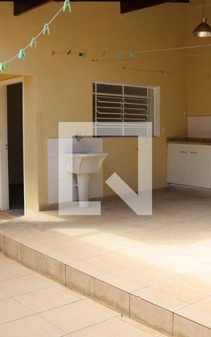 Casa para alugar com 205m², 3 quartos e 2 vagas Casa para alugar com 205m², 3 quartos e 2 vagasÁrea comum - Churrasqueira