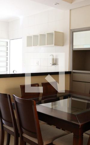 Casa para alugar com 205m², 3 quartos e 2 vagas Casa para alugar com 205m², 3 quartos e 2 vagasCozinha