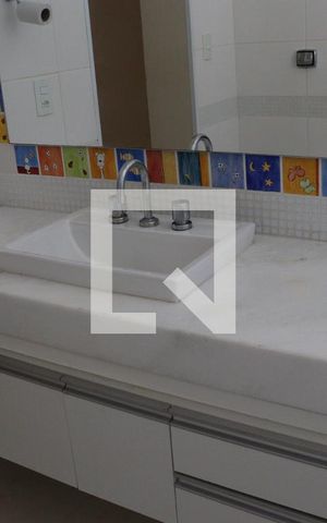 Casa para alugar com 205m², 3 quartos e 2 vagas Casa para alugar com 205m², 3 quartos e 2 vagasBanheiro do Quarto 1