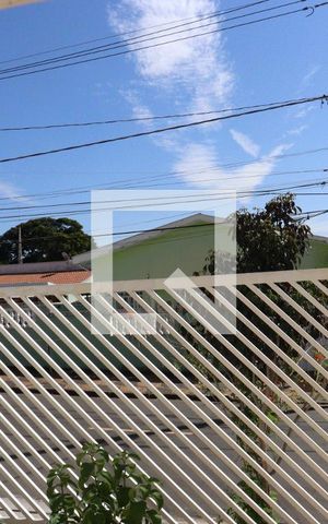 Casa para alugar com 205m², 3 quartos e 2 vagas Casa para alugar com 205m², 3 quartos e 2 vagasSala vista