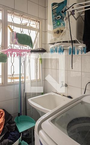 Casa à venda com 130m², 3 quartos e 1 vaga Casa à venda com 130m², 3 quartos e 1 vagaárea de serviço_1