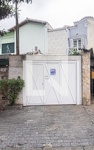 Casa à venda com 130m², 3 quartos e 1 vaga Casa à venda com 130m², 3 quartos e 1 vagafachada