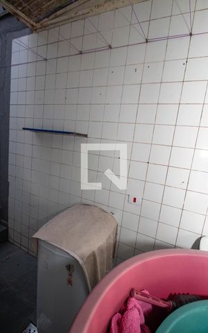 Casa para alugar com 80m², 2 quartos e 1 vagaÁrea de Serviço