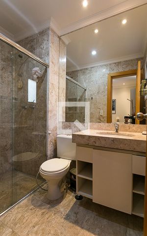 Apartamento à venda com 135m², 4 quartos e 3 vagas Apartamento à venda com 135m², 4 quartos e 3 vagasBanheiro da Suíte 1