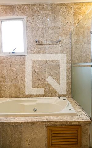 Apartamento à venda com 135m², 4 quartos e 3 vagas Apartamento à venda com 135m², 4 quartos e 3 vagasBanheiro da Suíte 2