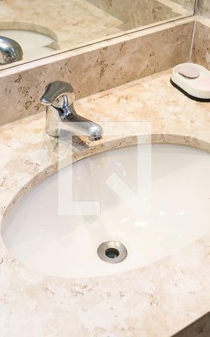 Apartamento à venda com 135m², 4 quartos e 3 vagas Apartamento à venda com 135m², 4 quartos e 3 vagasBanheiro da Suíte 1