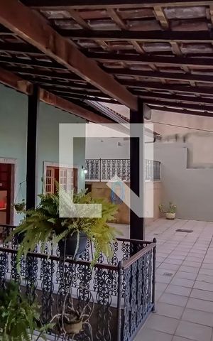 Casa à venda com 400m², 4 quartos e 2 vagas Casa à venda com 400m², 4 quartos e 2 vagasfrente do imovel