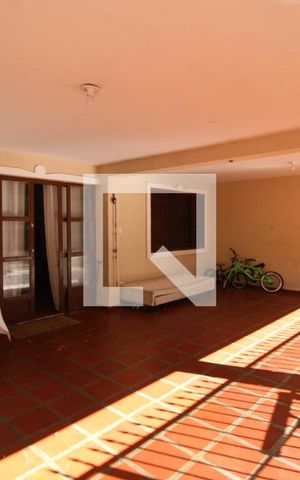 Casa à venda com 160m², 3 quartos e 3 vagasGaragem