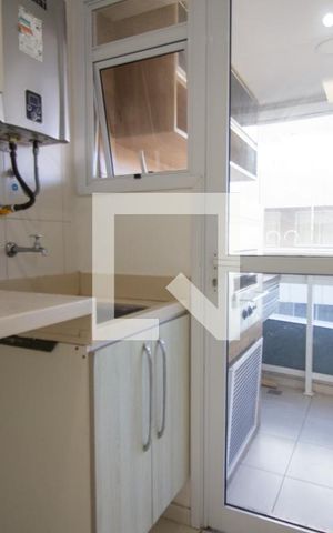 Apartamento à venda com 77m², 2 quartos e 1 vaga Apartamento à venda com 77m², 2 quartos e 1 vagaCozinha e Área de Serviço
