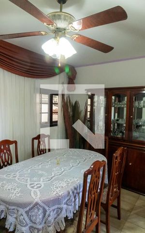 Casa à venda com 300m², 4 quartos e 5 vagas Casa à venda com 300m², 4 quartos e 5 vagasSala de Jantar