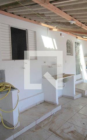 Casa para alugar com 102m², 3 quartos e sem vagaQuintal