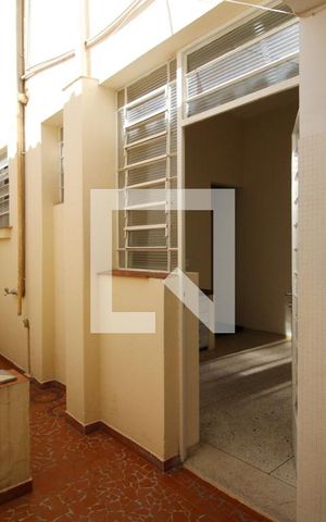 Casa para alugar com 180m², 3 quartos e sem vagaÁrea de Serviço