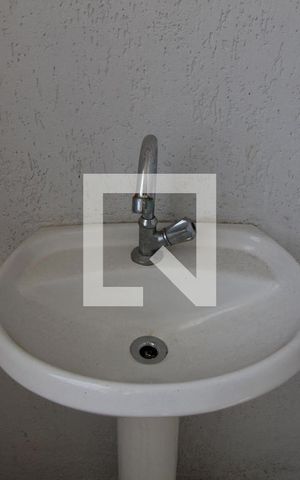 Apartamento para alugar com 110m², 2 quartos e sem vagaBanheiro