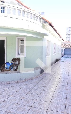 Casa para alugar com 150m², 4 quartos e 5 vagasQuintal