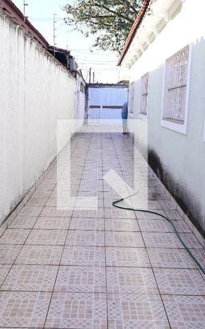 Casa para alugar com 150m², 4 quartos e 5 vagasquintal