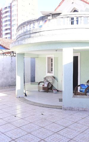 Casa para alugar com 150m², 4 quartos e 5 vagasQuintal