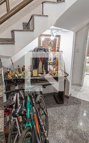 Casa à venda com 591m², 4 quartos e 3 vagasCopa