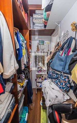 Casa à venda com 591m², 4 quartos e 3 vagasCloset