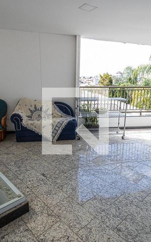 Casa à venda com 591m², 4 quartos e 3 vagasÁrea de serviço / 3º andar