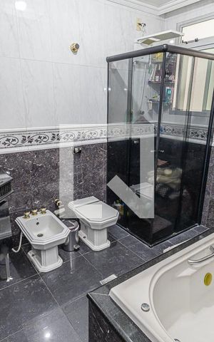 Casa à venda com 591m², 4 quartos e 3 vagasBanheiro suite