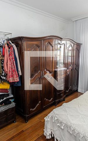 Casa à venda com 591m², 4 quartos e 3 vagasCloset