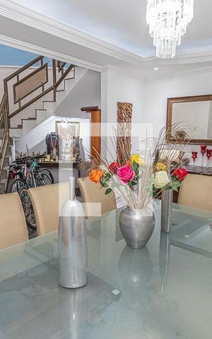 Casa à venda com 591m², 4 quartos e 3 vagasCopa