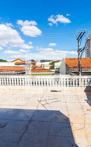 Casa à venda com 150m², 4 quartos e 3 vagasSuíte - Varanda