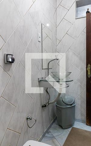 Casa à venda com 150m², 4 quartos e 3 vagasBanheiro 2