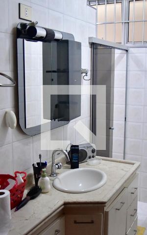 Casa à venda com 533m², 4 quartos e 4 vagasBanheiro 2